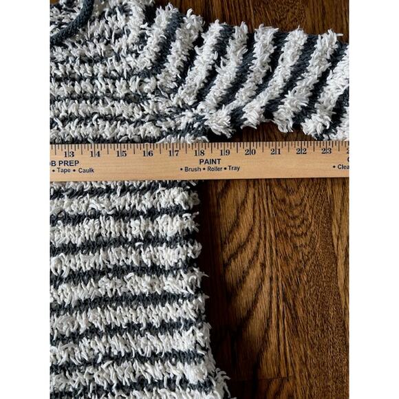 Free People Downy Pullover Shag Sweater Womens S Gray Cream Striped Bell Sleeve - Picture 5 of 6